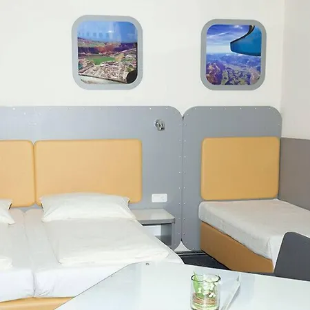 Hotel Cockpit-3